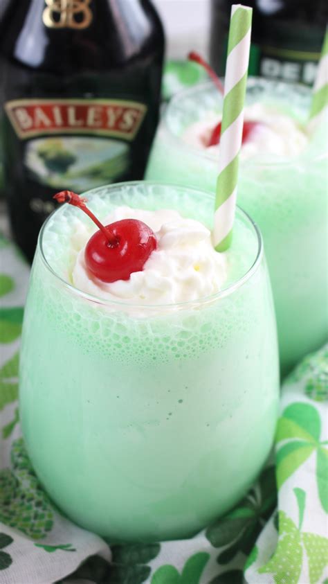 Boozy Shamrock Shake - My Incredible Recipes