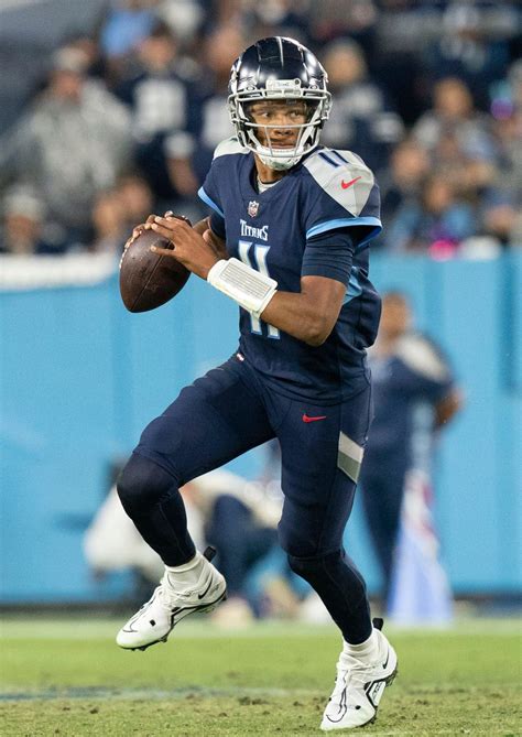 Tennessee Titans' Joshua Dobbs throws first career TD in tight Dallas ...