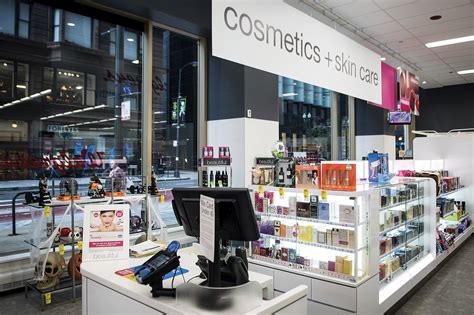 Walgreens hurt by declining beauty sales | Crain's Chicago Business