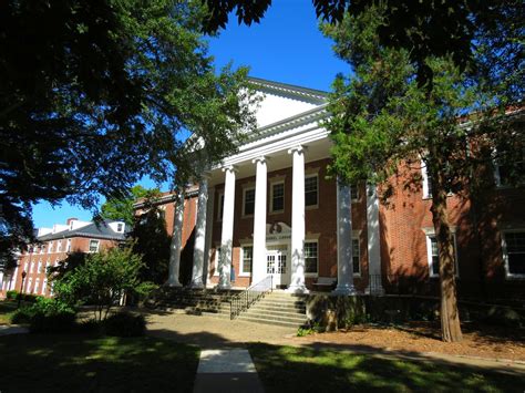 Gobbel Library | University of Memphis - Lambuth Campus | Brandon Bartoszek | Flickr