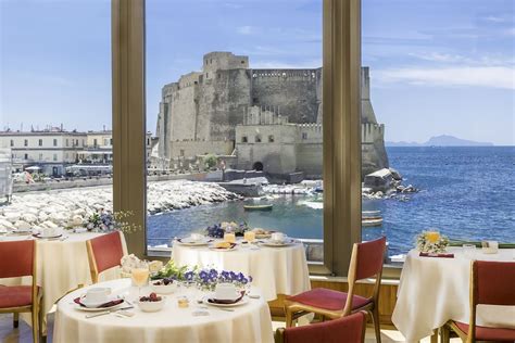 Royal Continental Hotel Naples (Napoli, Italia) | Expedia.it