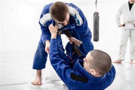 Does Gi Jiu-Jitsu Help Your No-Gi Jiu-Jitsu? - Grappling School