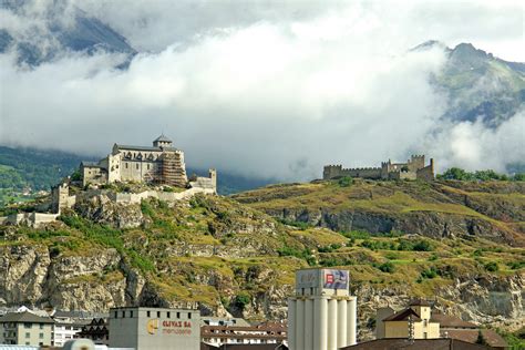 33 Pictures of Castles in Switzerland – Infinite World Wonders