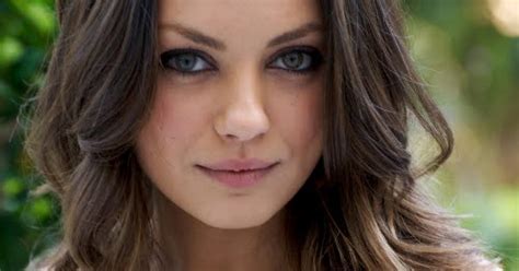 Extra Gossip: Mila Kunis Eyes - Different Image