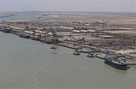 Iraq moves 13 ‘highly dangerous’ containers from Basra port – Middle ...