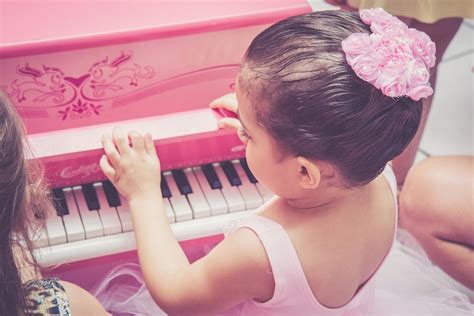 Comment Lancer les Plus Jeunes dans l'Apprentissage du Piano