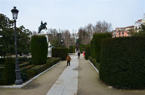 Plaza de Oriente (Plaza in Madrid, Spain) - Nomadic Niko