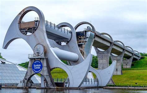 Falkirk Wheel Scotland | Britain Visitor - Travel Guide To Britain