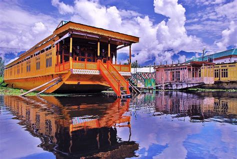 Dal Lake Srinagar | Dal Lake images, best time to visit