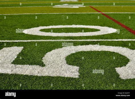 Football field 50 yard line hi-res stock photography and images - Alamy