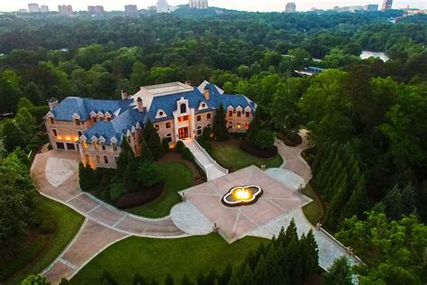 An Inside Look Into Tyler Perry's Old Mansion - GAFollowers