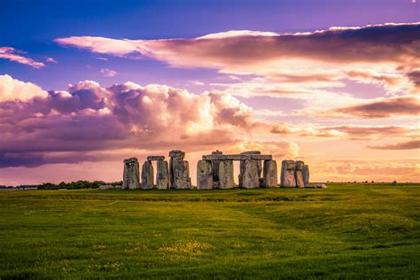 How to Visit Stonehenge: The Ultimate Budget Guide - Thrifty Nomads