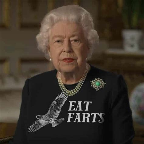 Funny Photoshop Pics Because The Queen Wore A Greenscreen