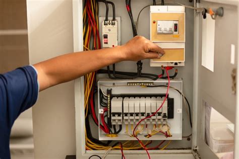 All About Electrical Service Panel – Guide for Homeowners