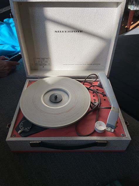 Suggestions for where to get my vintage turntable repaired? : r/ottawa