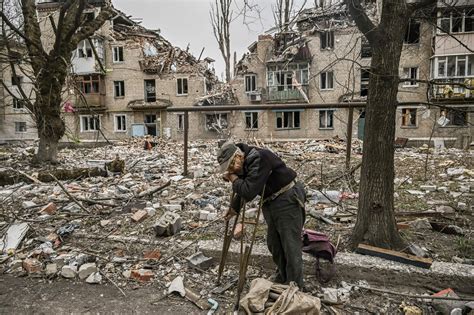 Some Ukrainians Refuse to Leave Avdiivka Despite Russian Bombardment ...