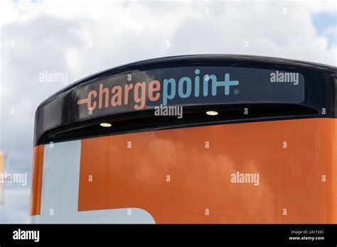 ChargePoint logo atop of one of their Electric Vehicle (EV) Charging Stations Stock Photo - Alamy