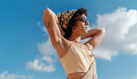 How To Stop Armpits From Smelling With This $9 Derm Hack| Well+Good