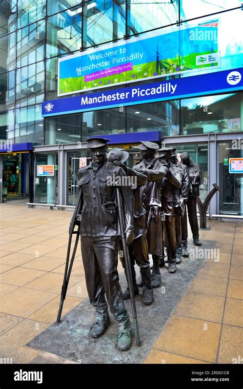 Manchester Piccadilly station Stock Photo - Alamy