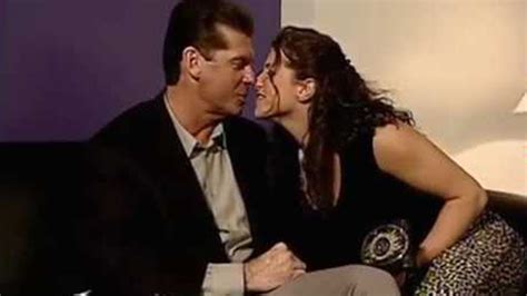 Vince McMahon chtěl incestní příběh se svou dcerou Stephanie McMahon ...