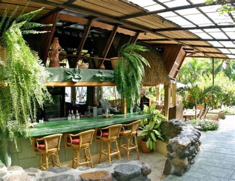 Best Tropical Bars: 8 Extravagant Secluded Island Bars - Thrillist