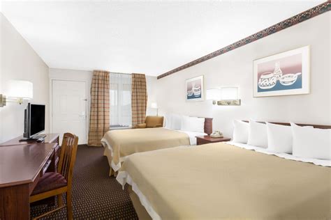 Days Inn by Wyndham Kingman West | Kingman, AZ Hotels