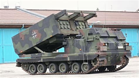 German M270 Multiple Launch Rocket System (M270 MLRS) (3264 x 1836) : r/MilitaryPorn