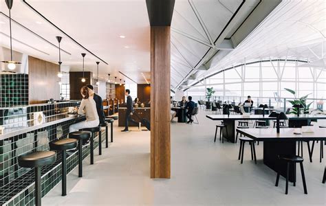 Best Airport Lounges to Relax at the Hong Kong Airport - Discovery