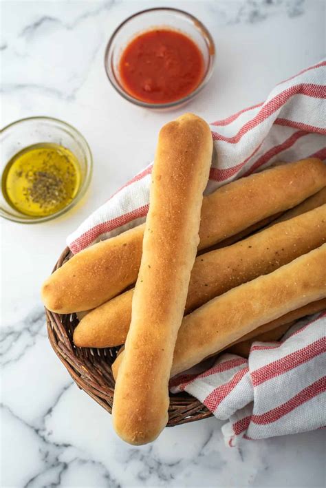 Olive Garden Breadsticks Recipe - Shugary Sweets