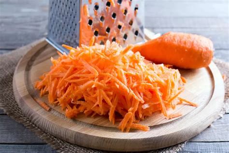 How to Keep Grated Carrots From Turning Brown - wigglywisdom.com