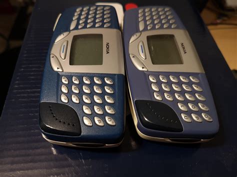 Nokia 5510, International vs. German version. Notice the different ...