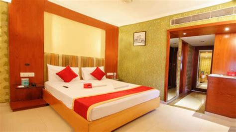 IRCTC ties up with OYO to offer hotel rooms