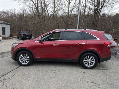 Pre-Owned 2016 Kia Sorento LX in Remington Red | Greensburg | #K81557FX