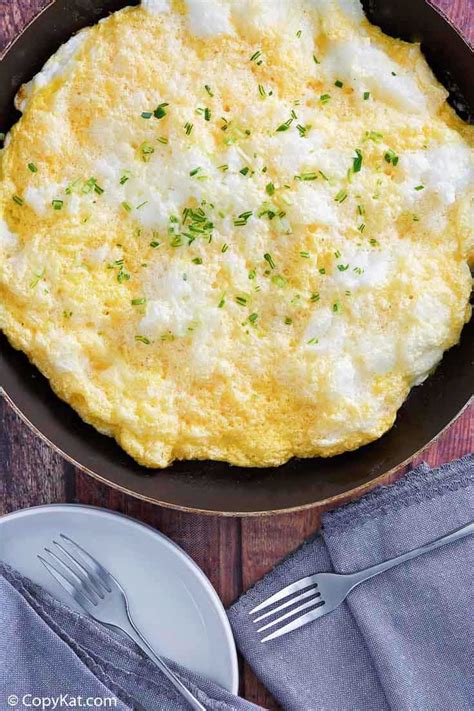 How to Make a Fluffy Omelette - CopyKat Recipes