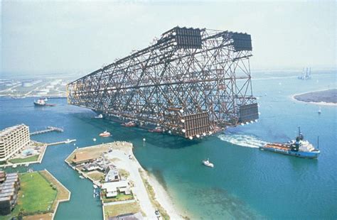 Largest man made structure ever moved... : r/megalophobia