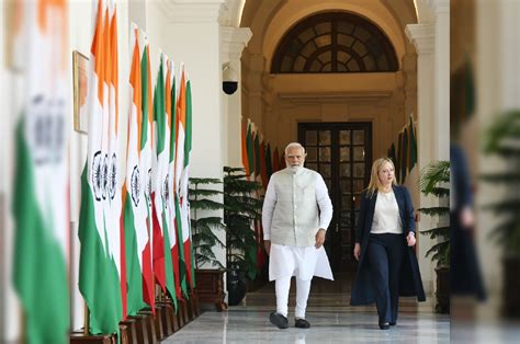 PM Modi meets Italian counterpart Giorgia Meloni, announces 'Startup ...