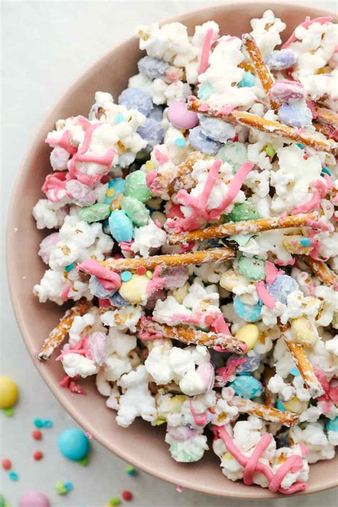 Funfetti Popcorn (Bunny Bait) - Yummy Recipe