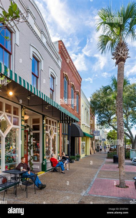 Cafe on Centre Street (the Main Street) in downtown Fernandina Beach Stock Photo, Royalty Free ...