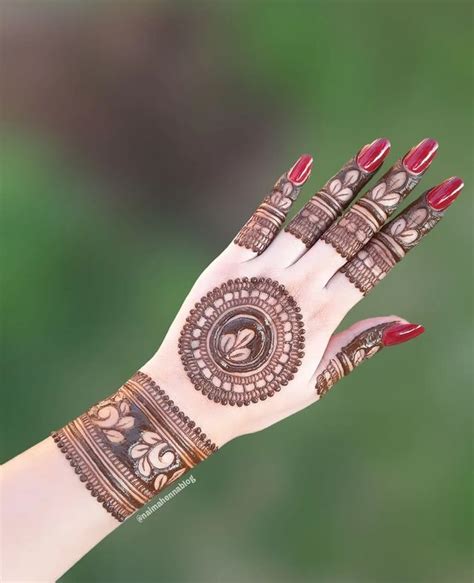 Gol Tikki Mehndi With 3 Leaves In-Between - K4 Fashion