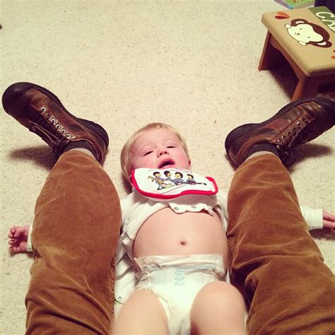 Hulabye: A Huge Help with Wriggly Babies and Diaper Changes – Dazed Dad