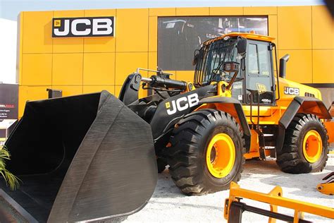 JCB India showcased its “Made in India” machines at IMME 2016 - GaadiKey