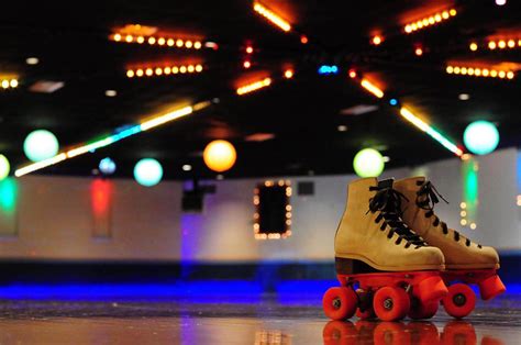 Roller Skating Rink Near me| Indoor Roller Skating for adults & kids in ...