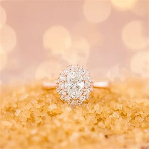 Oval Halo Diamond Engagement Ring in 14k Rose Gold | Shane Co.