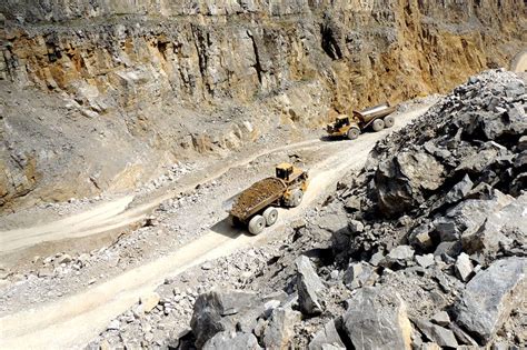 Limestone Quarrying | Stoney Middleton Heritage