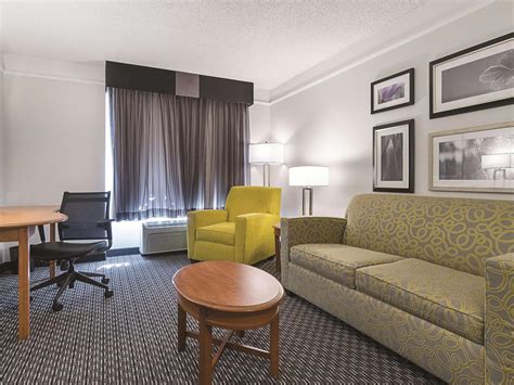 La Quinta Inn & Suites by Wyndham Miami Airport East - Best stays in Miami , Florida - Skiplagged