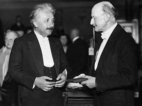Einstein il premio Nobel per la teoria dell'effetto fotoelettrico