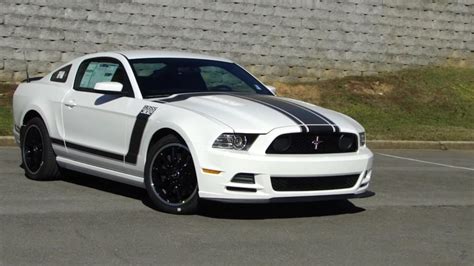 Video: 2013 Ford Mustang Boss 302 In-Depth Tour - Mustang Specs