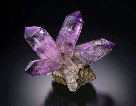 Hexagonal Amethyst from Las Vigas, Mexico | Mineralien und edelsteine, Amethyst kristall, Mineralien