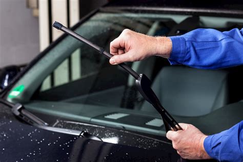 MOT Windscreen Rules | Will Cracks, Scratches & Wipers Fail MOT?