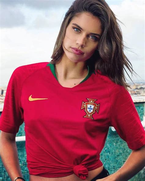 Sara Sampaio Model Portugal | Sara sampaio, Sarah sampaio, Sara sampaio ...